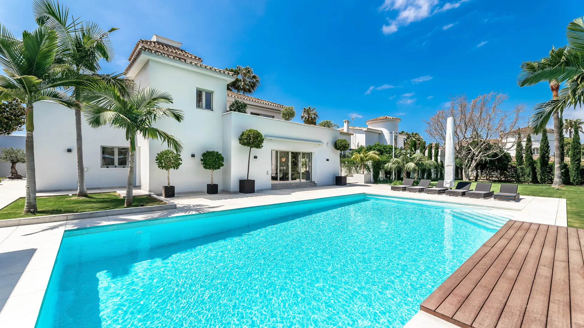 Villa en venta de 7 dormitorios en Benamara