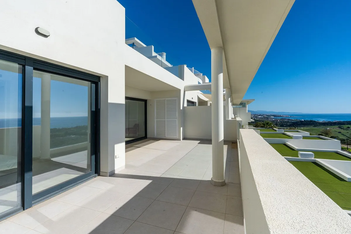 Penthouse for sale in Casares with 3 bedrooms