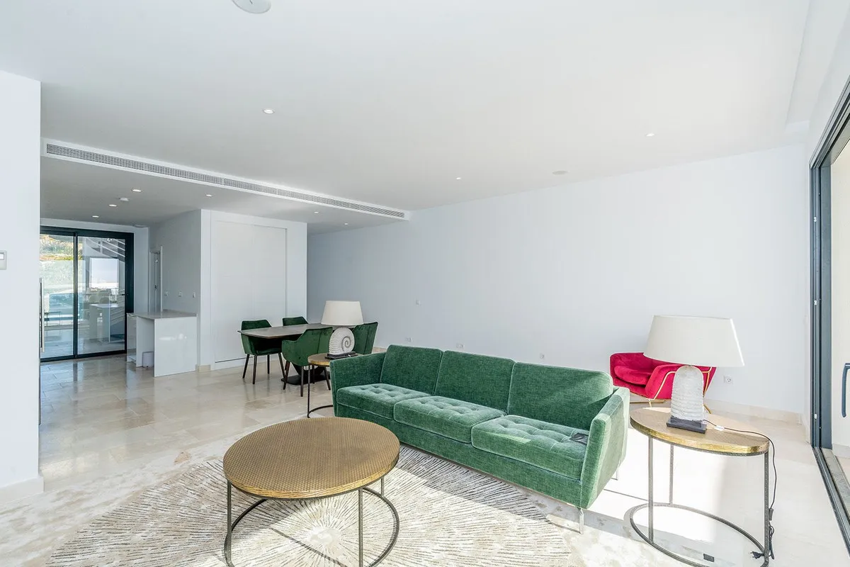 Penthouse for sale in Casares with 3 bedrooms