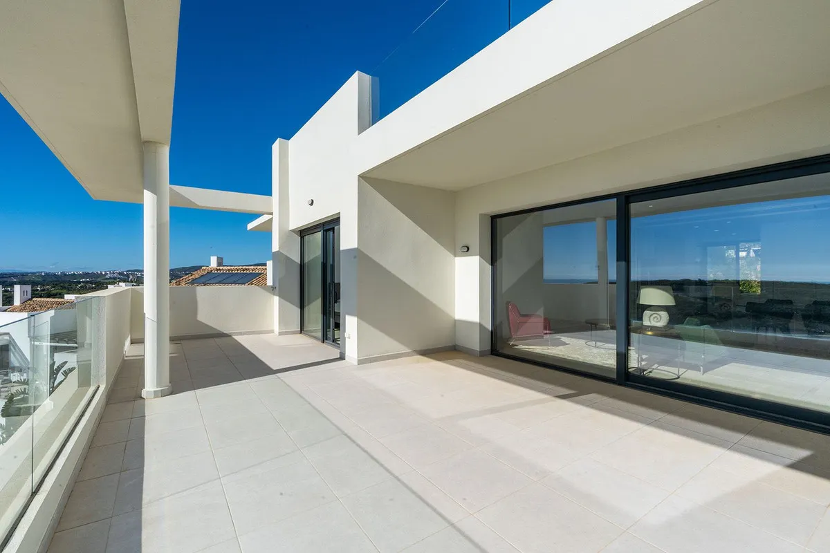 Penthouse for sale in Casares with 3 bedrooms