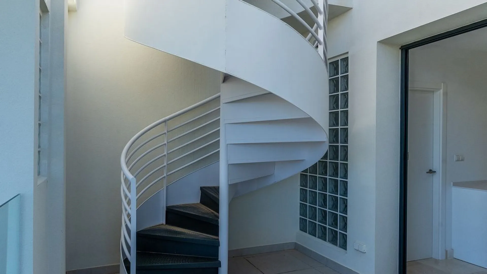 Penthouse for sale in Casares with 3 bedrooms