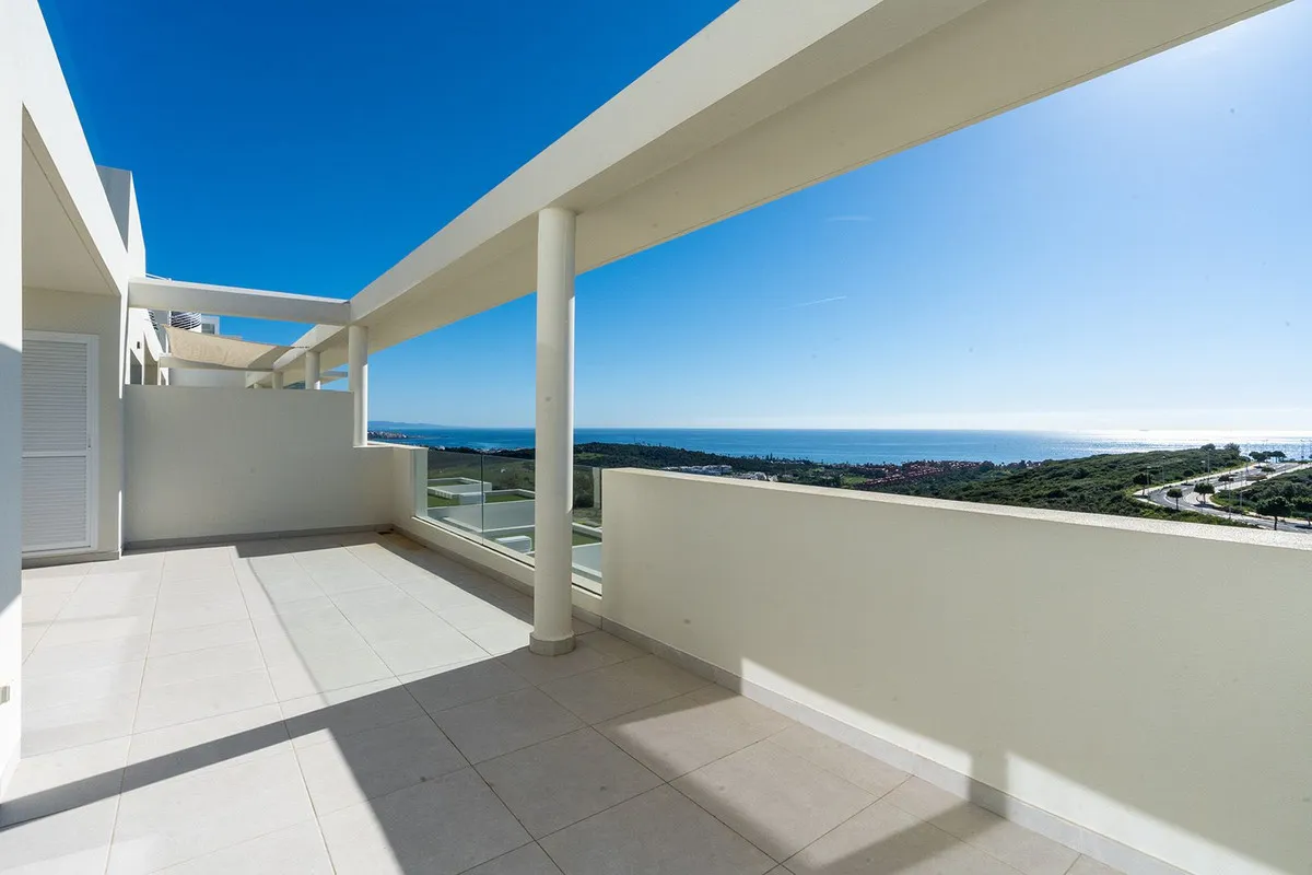 Penthouse for sale in Casares with 3 bedrooms