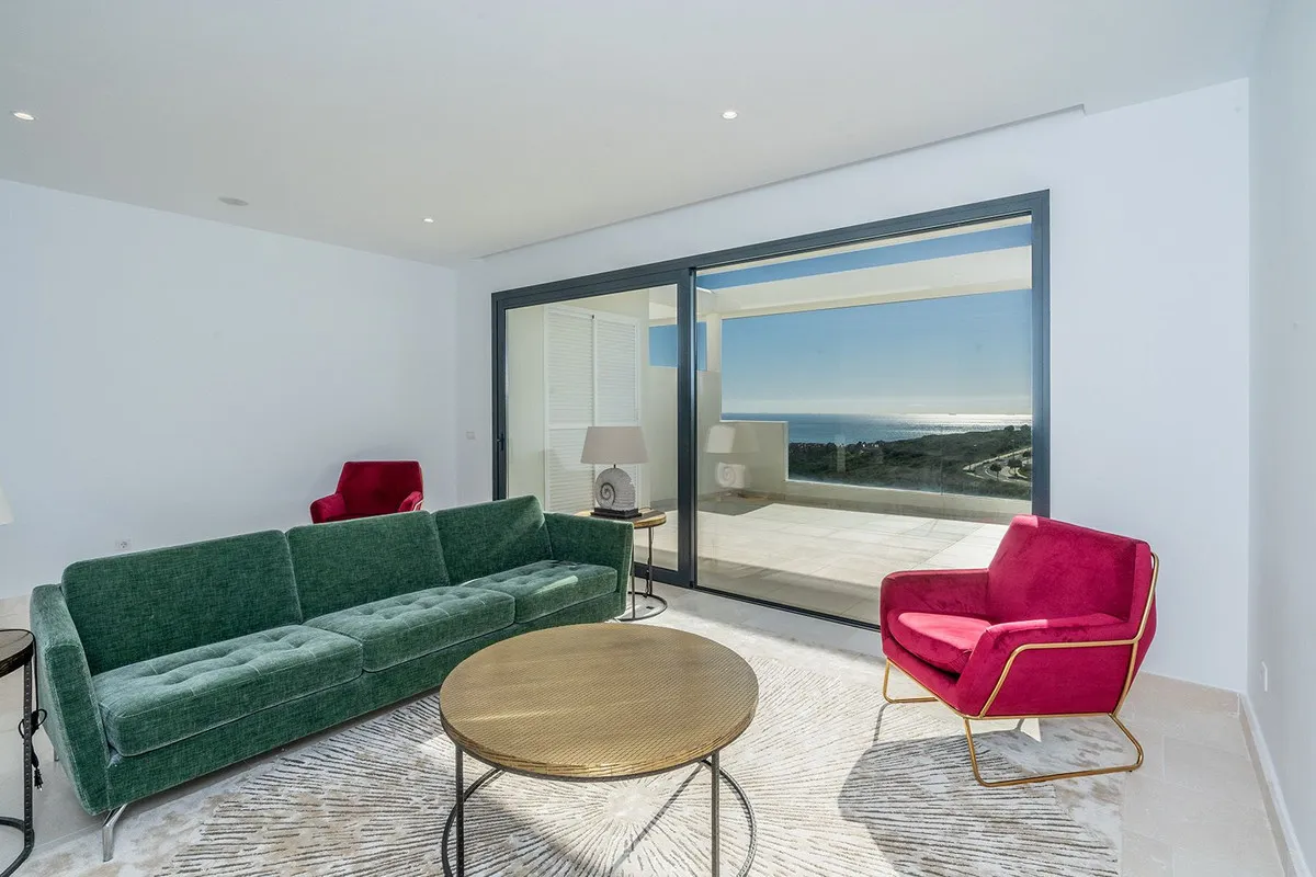 Penthouse for sale in Casares with 3 bedrooms