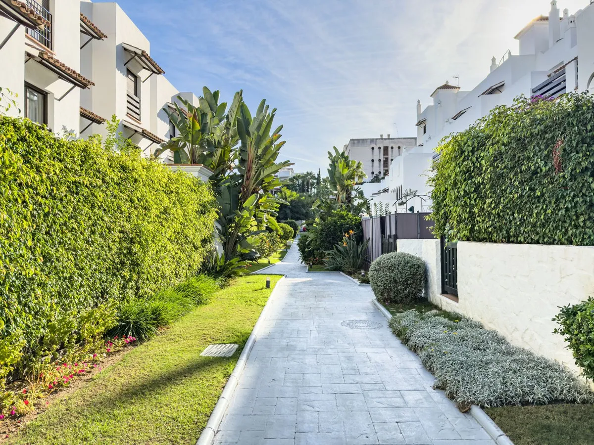 2 bedrooms Selwo apartment for sale