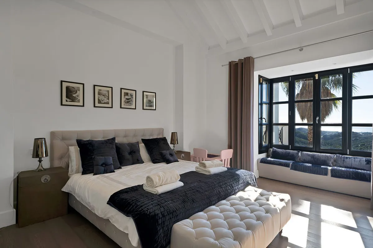 Benahavis villa for sale