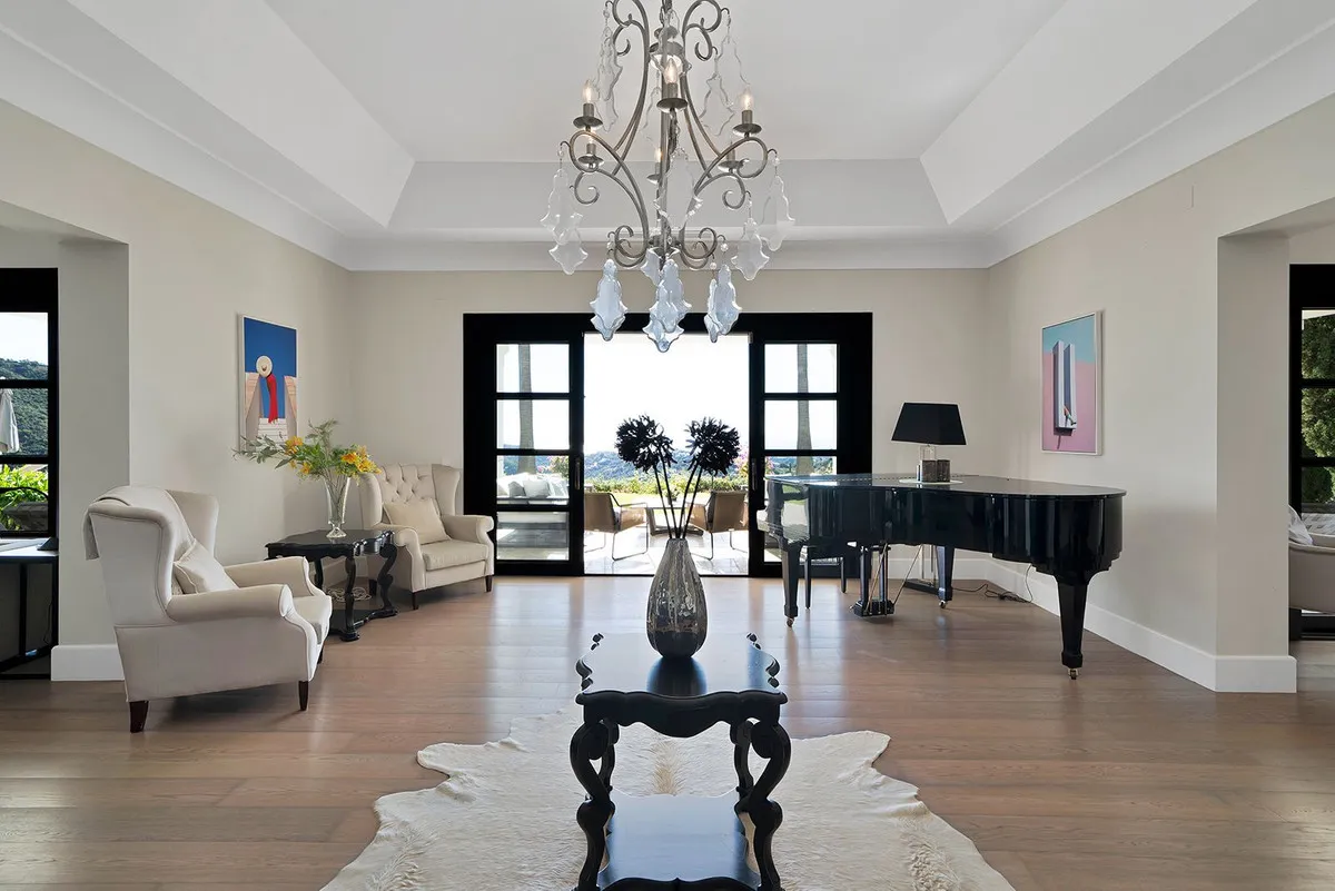 Benahavis villa for sale