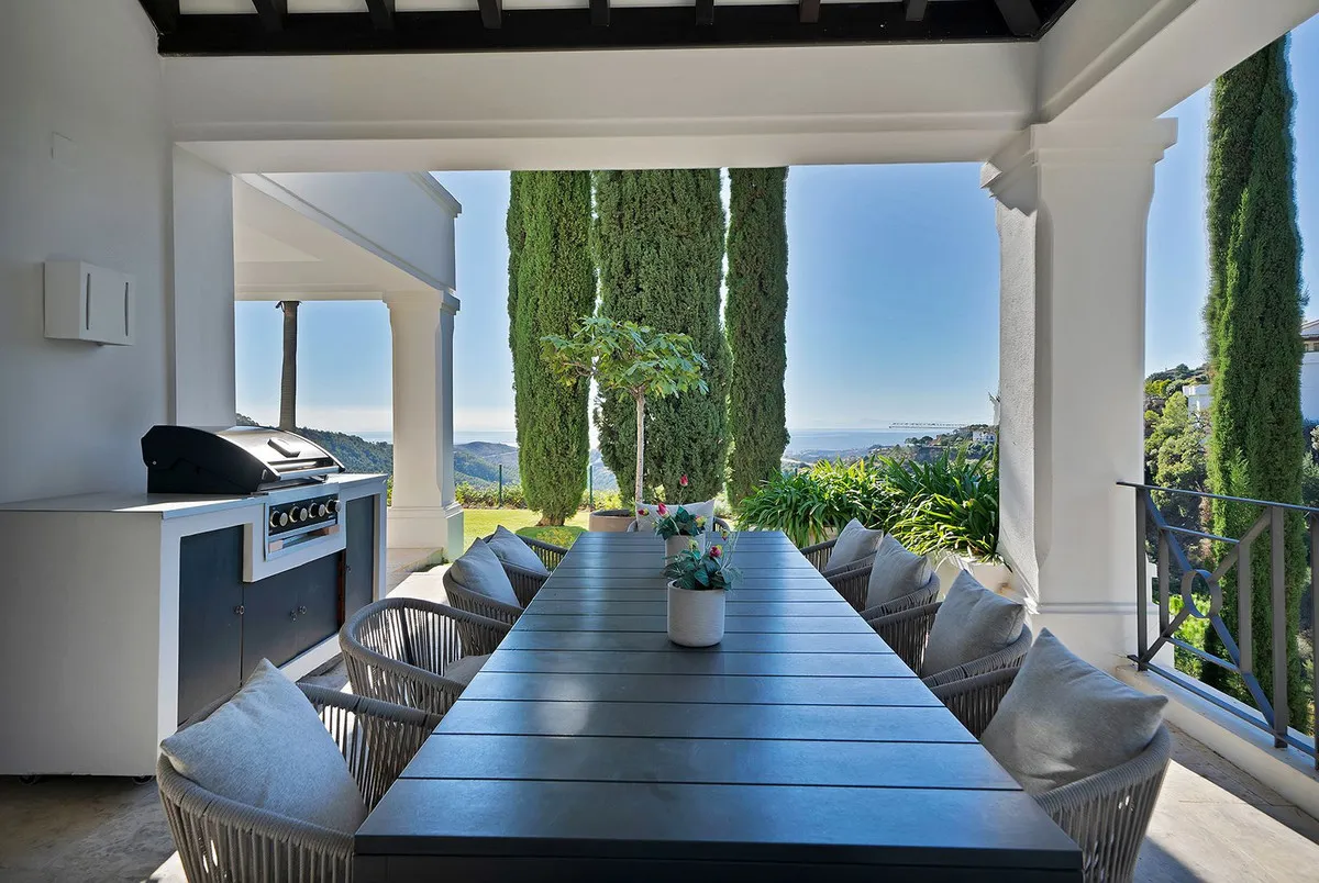 Benahavis villa for sale