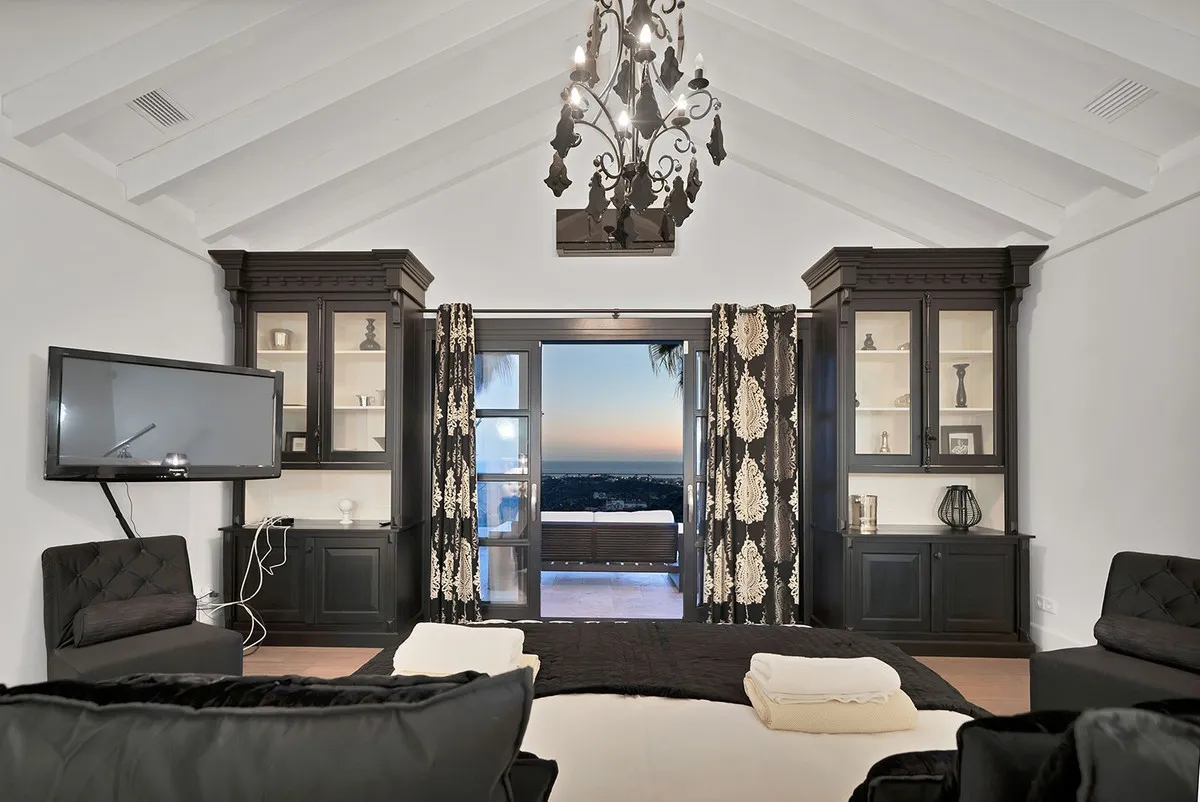 Benahavis villa for sale