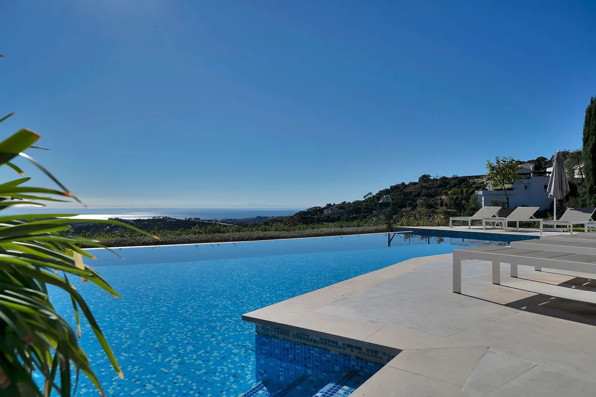 Benahavis villa for sale