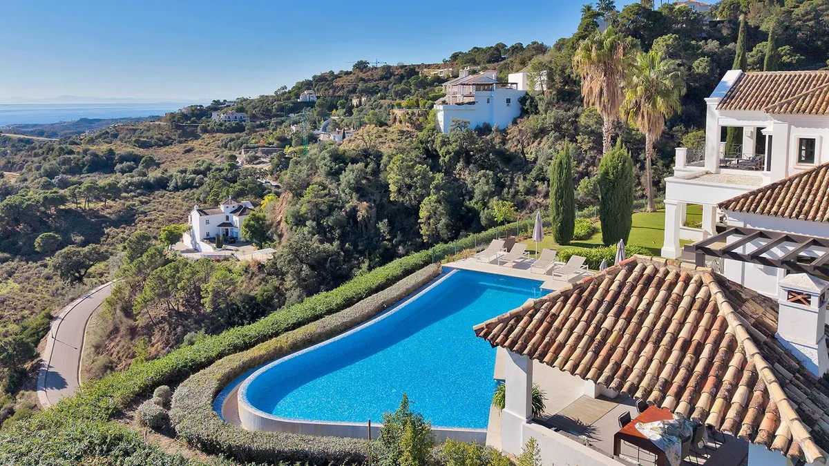 Benahavis villa for sale