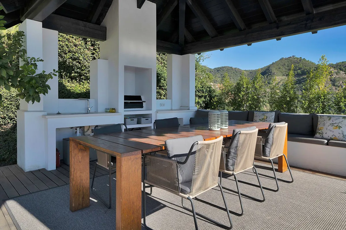 Benahavis villa for sale