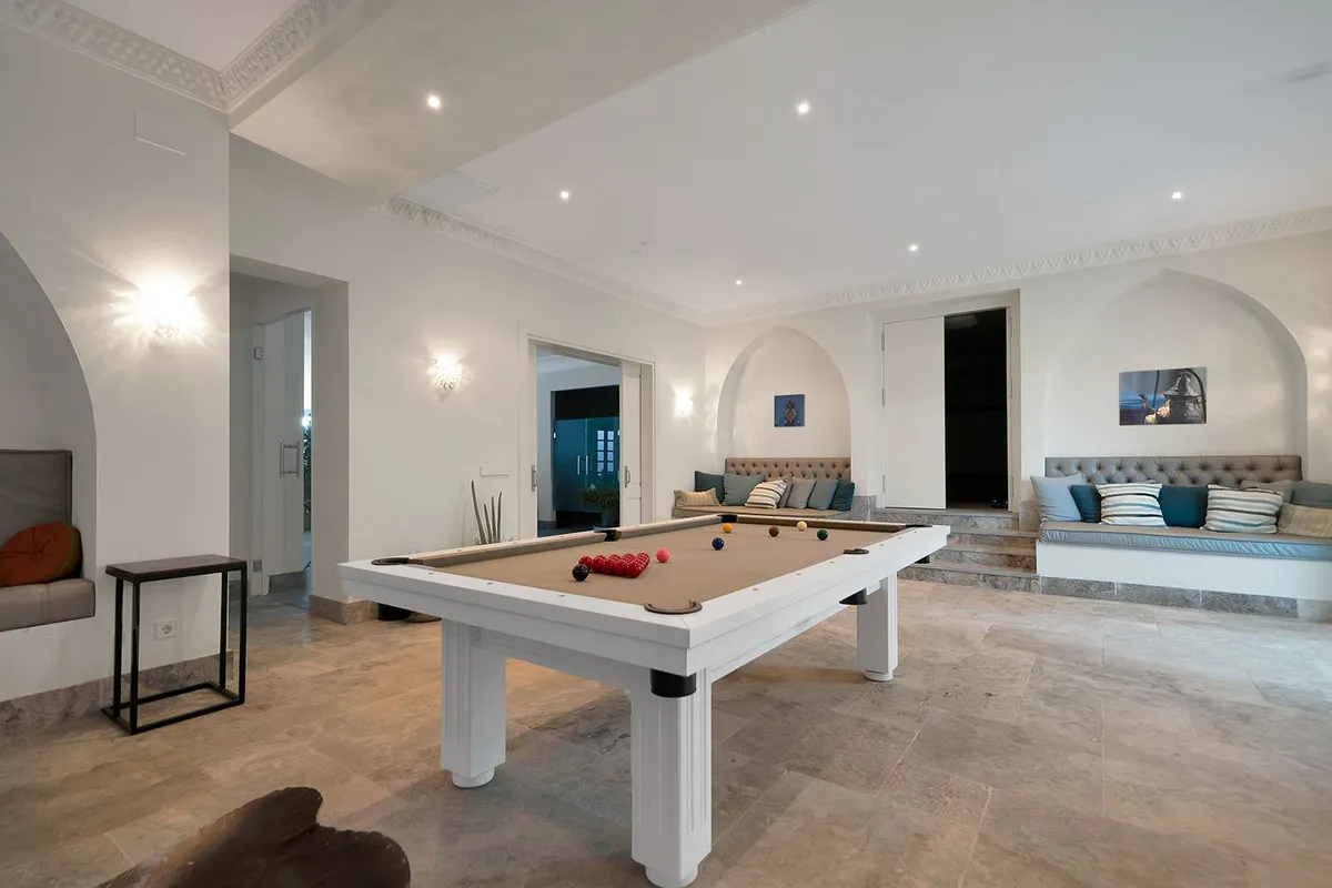 Benahavis villa for sale