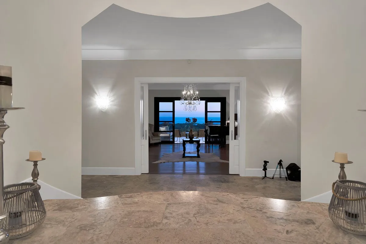 Benahavis villa for sale