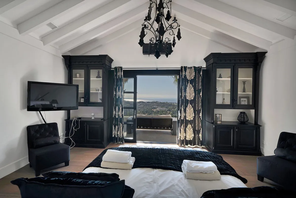 Benahavis villa for sale