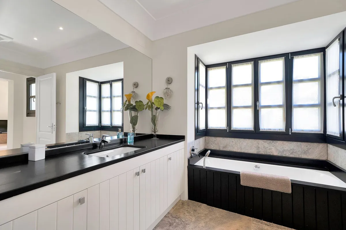 Benahavis villa for sale