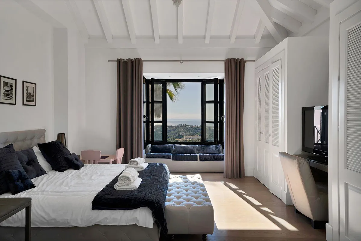 Benahavis villa for sale