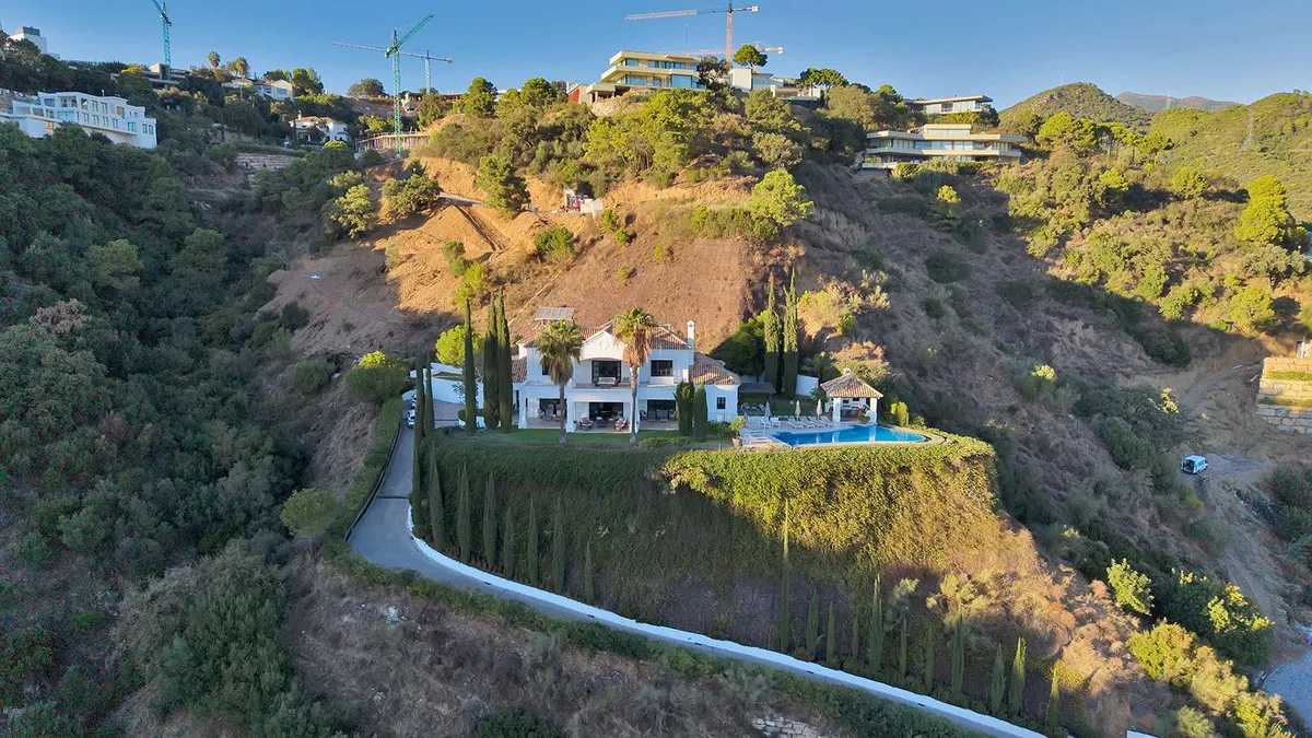 Benahavis villa for sale