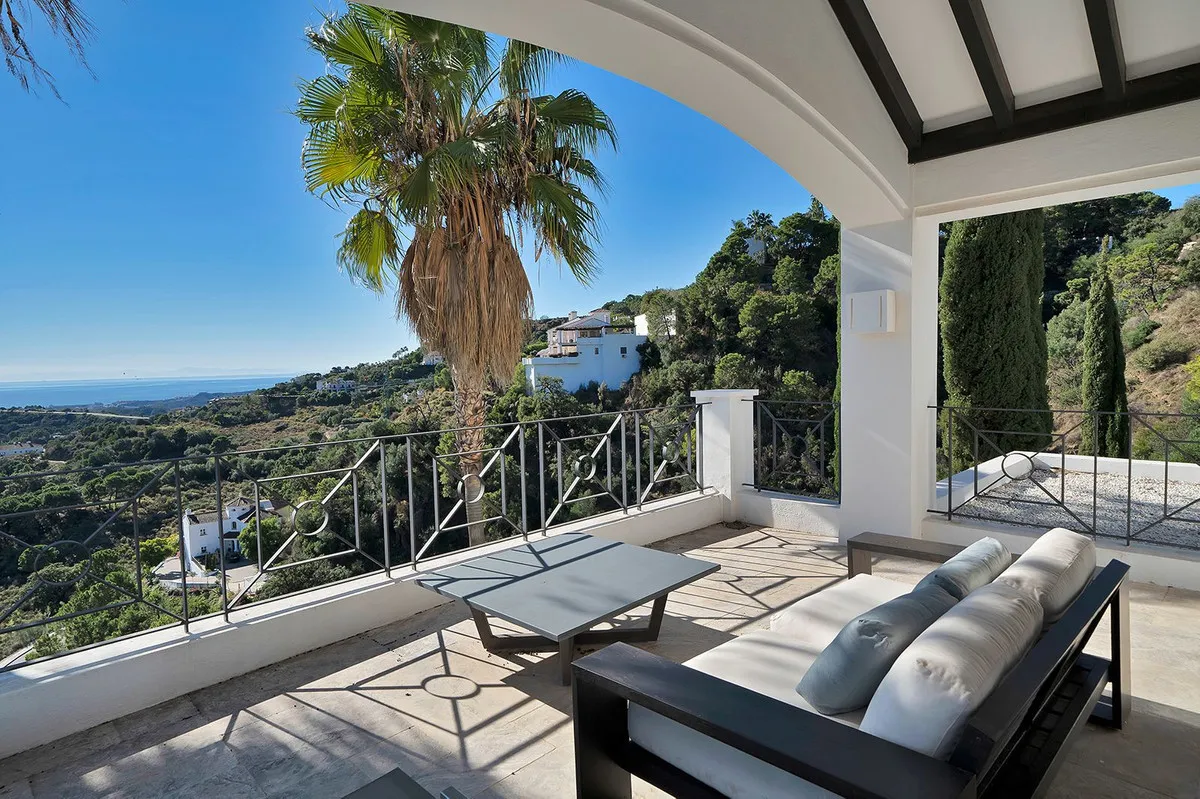 Benahavis villa for sale