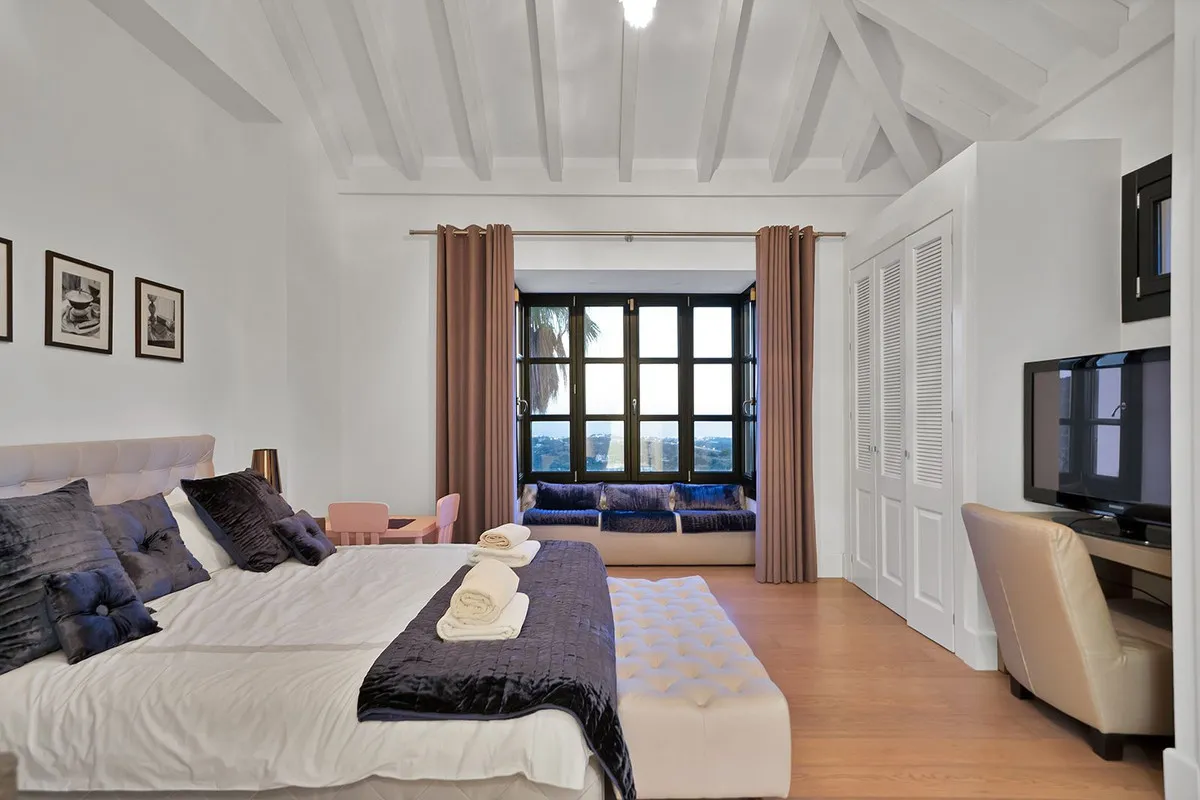 Benahavis villa for sale