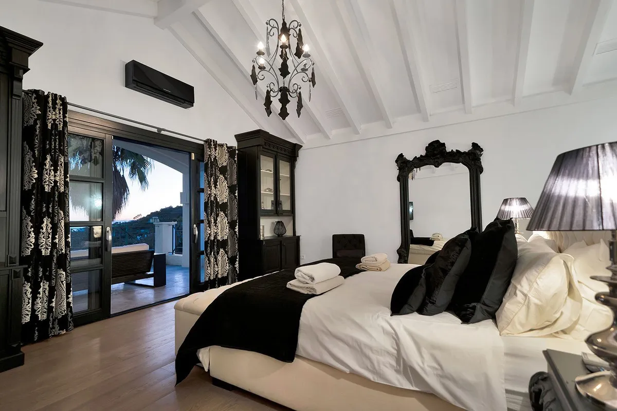 Benahavis villa for sale