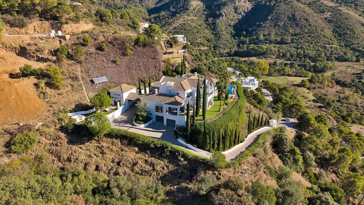 Benahavis villa for sale