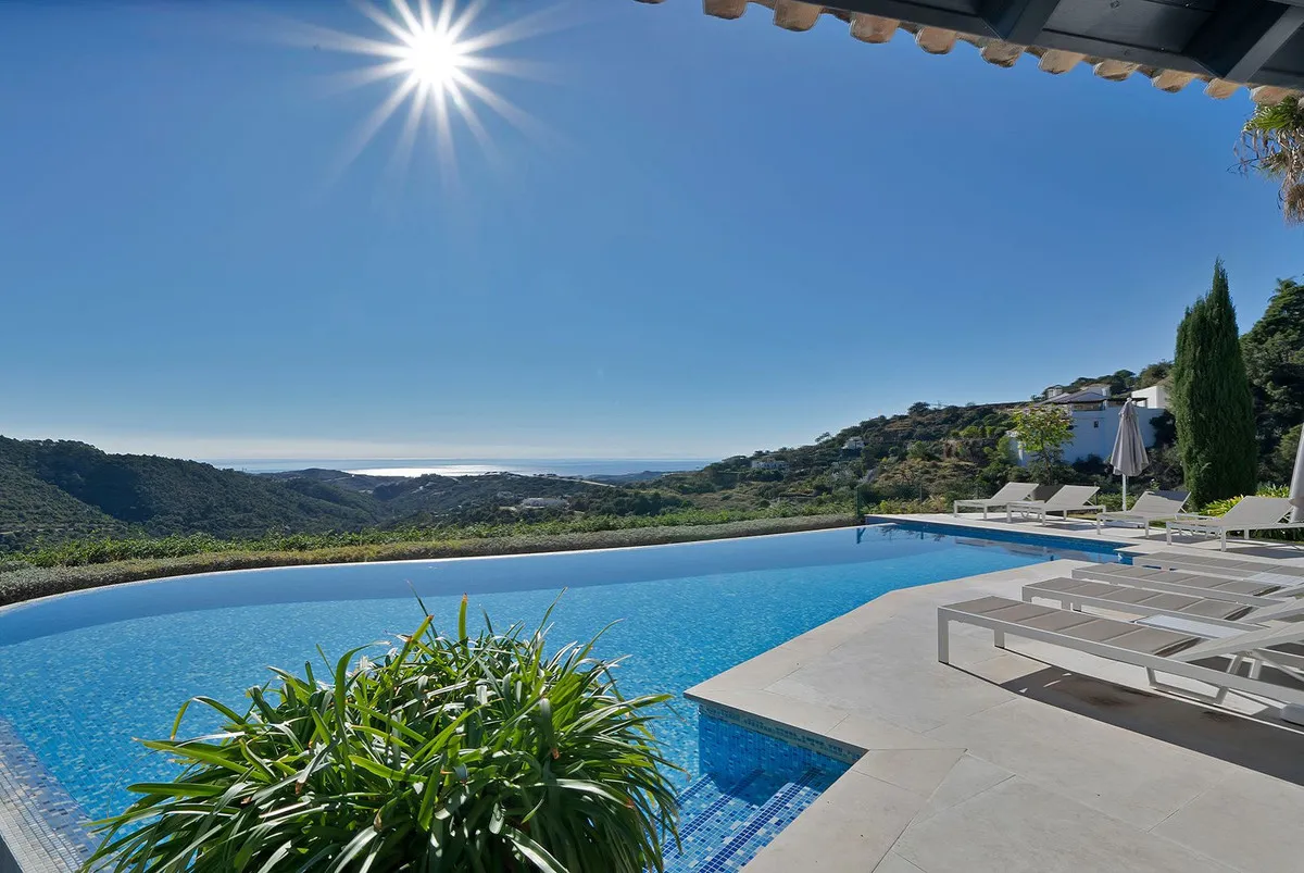Benahavis villa for sale
