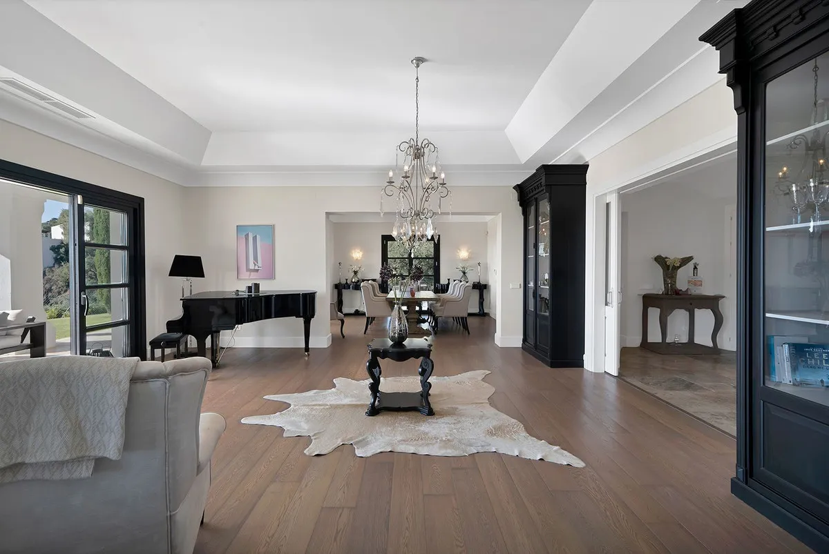 Benahavis villa for sale