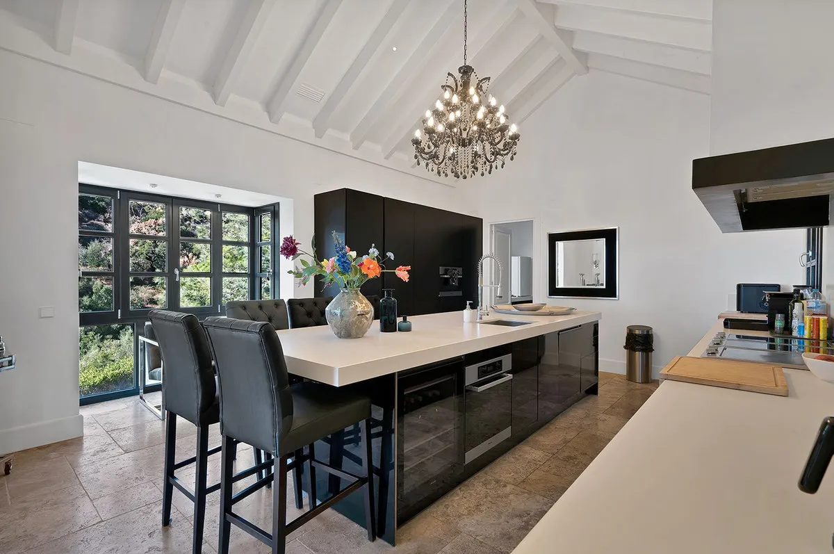 Benahavis villa for sale