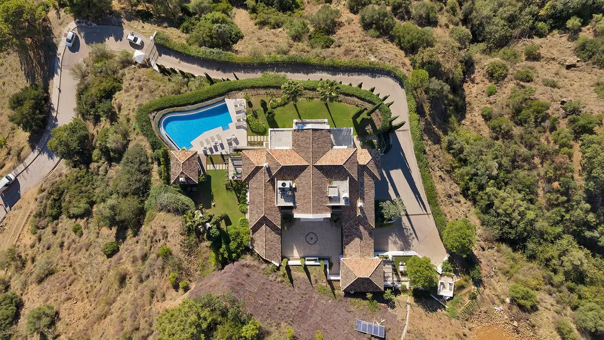 Benahavis villa for sale