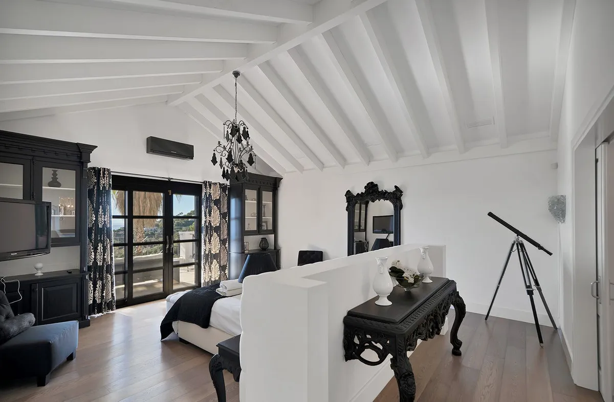 Benahavis villa for sale