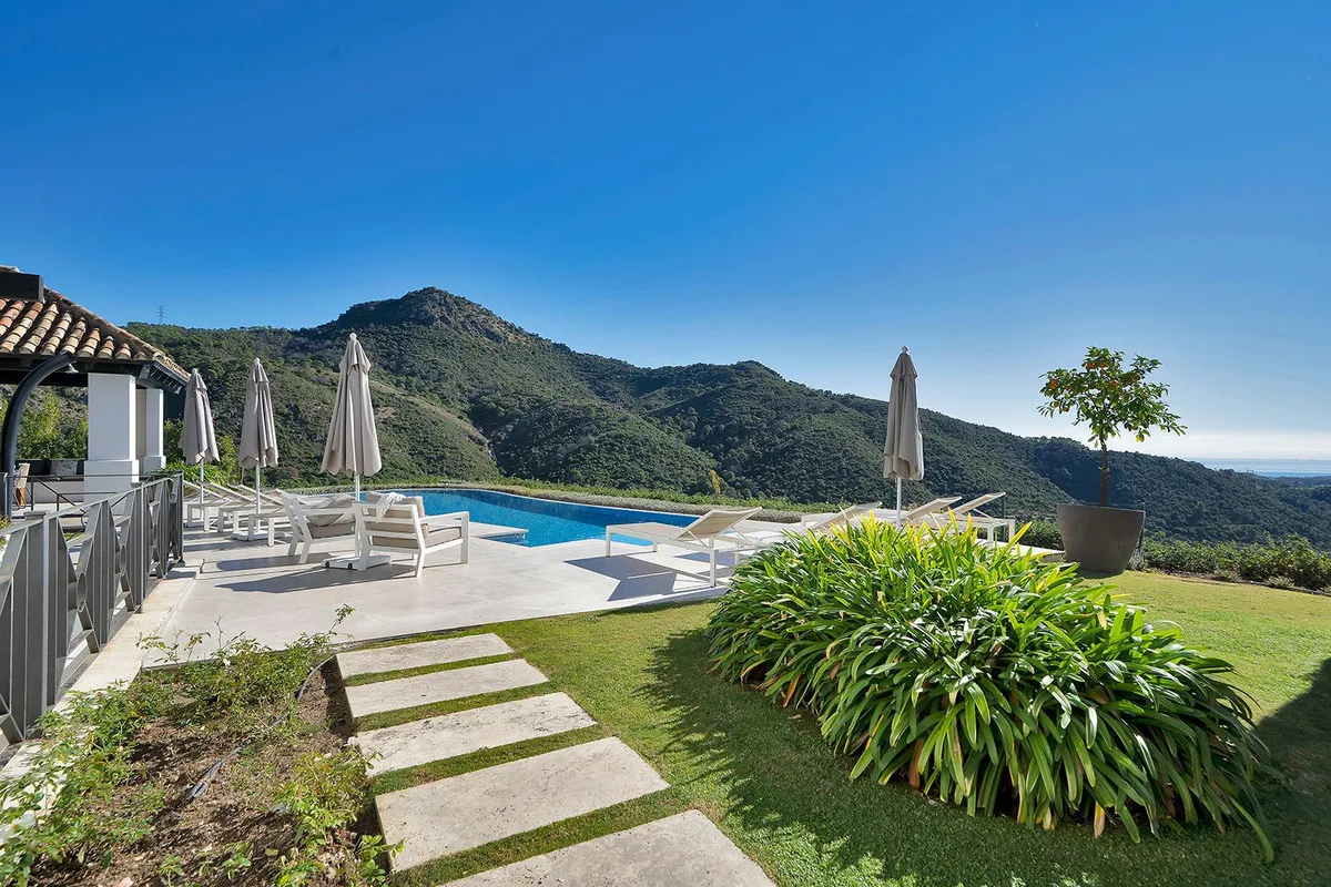 Benahavis villa for sale