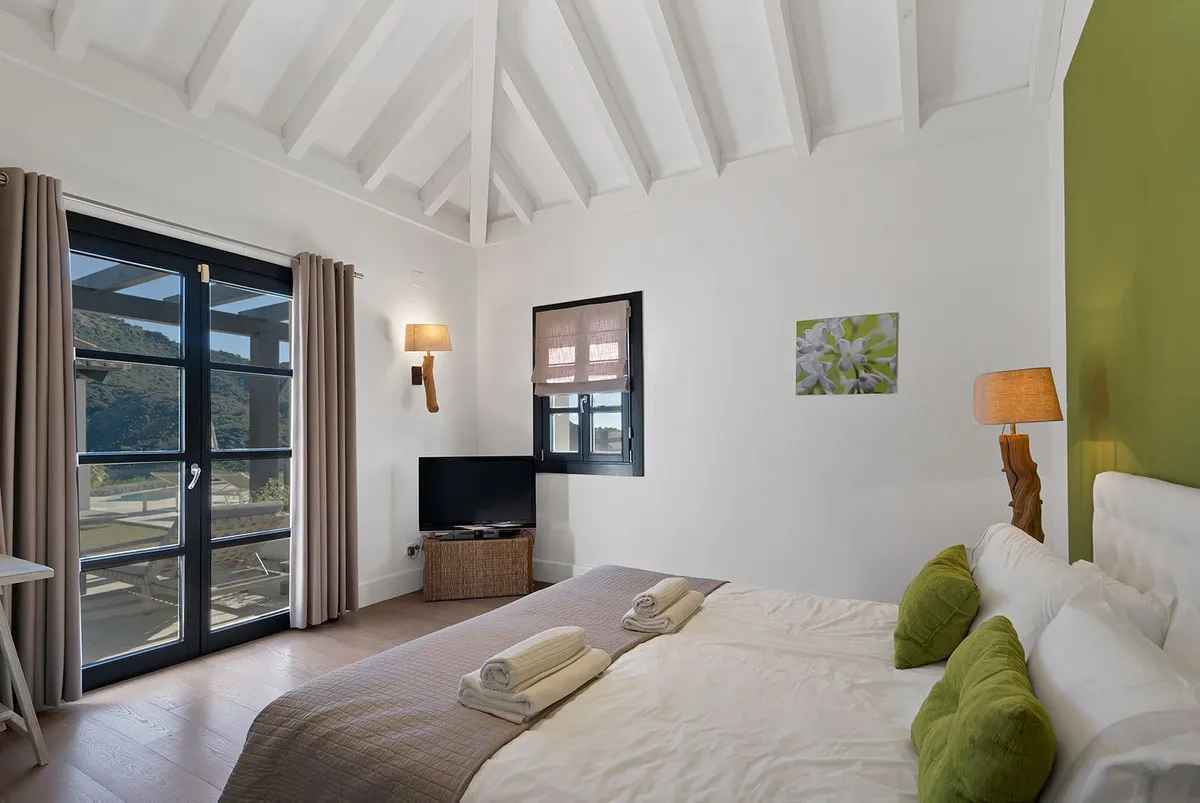 Benahavis villa for sale