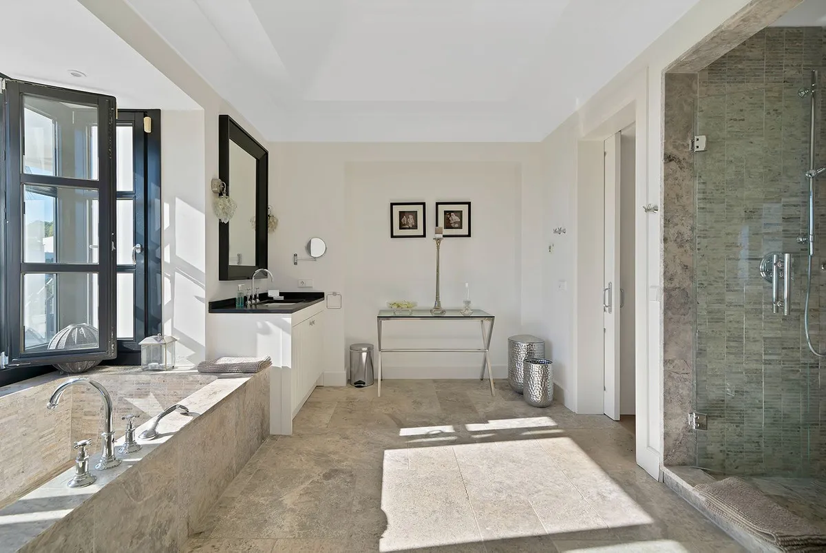 Benahavis villa for sale