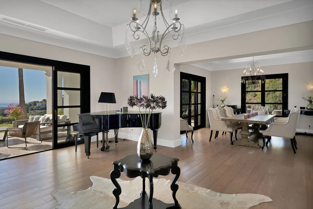 Benahavis villa for sale