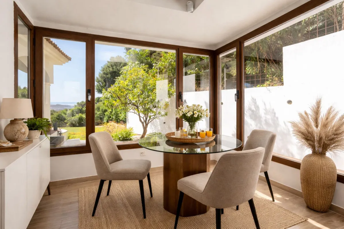 Villa for sale in Benahavis