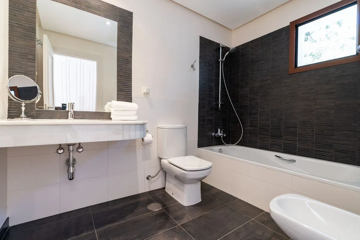 Villa for sale in Benahavis