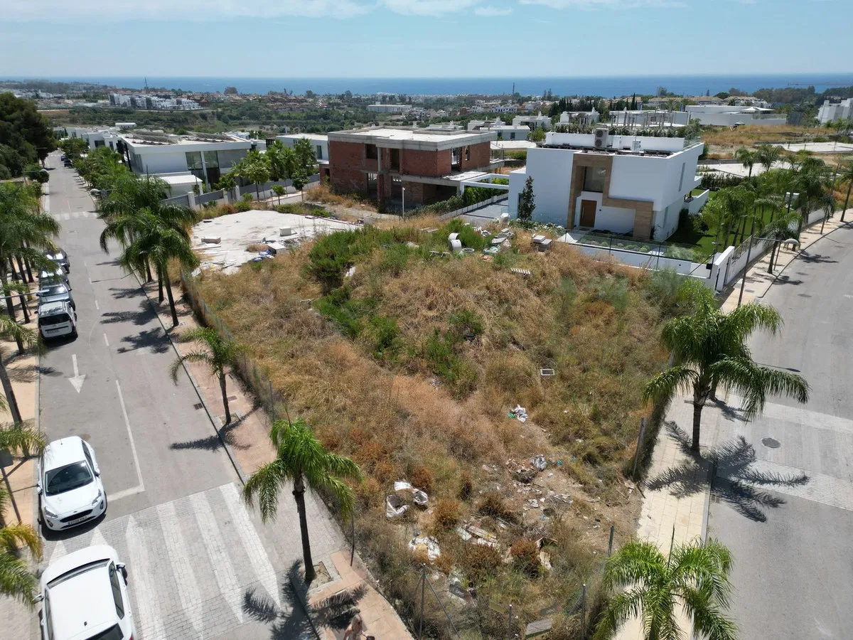 Plot for sale in Cancelada