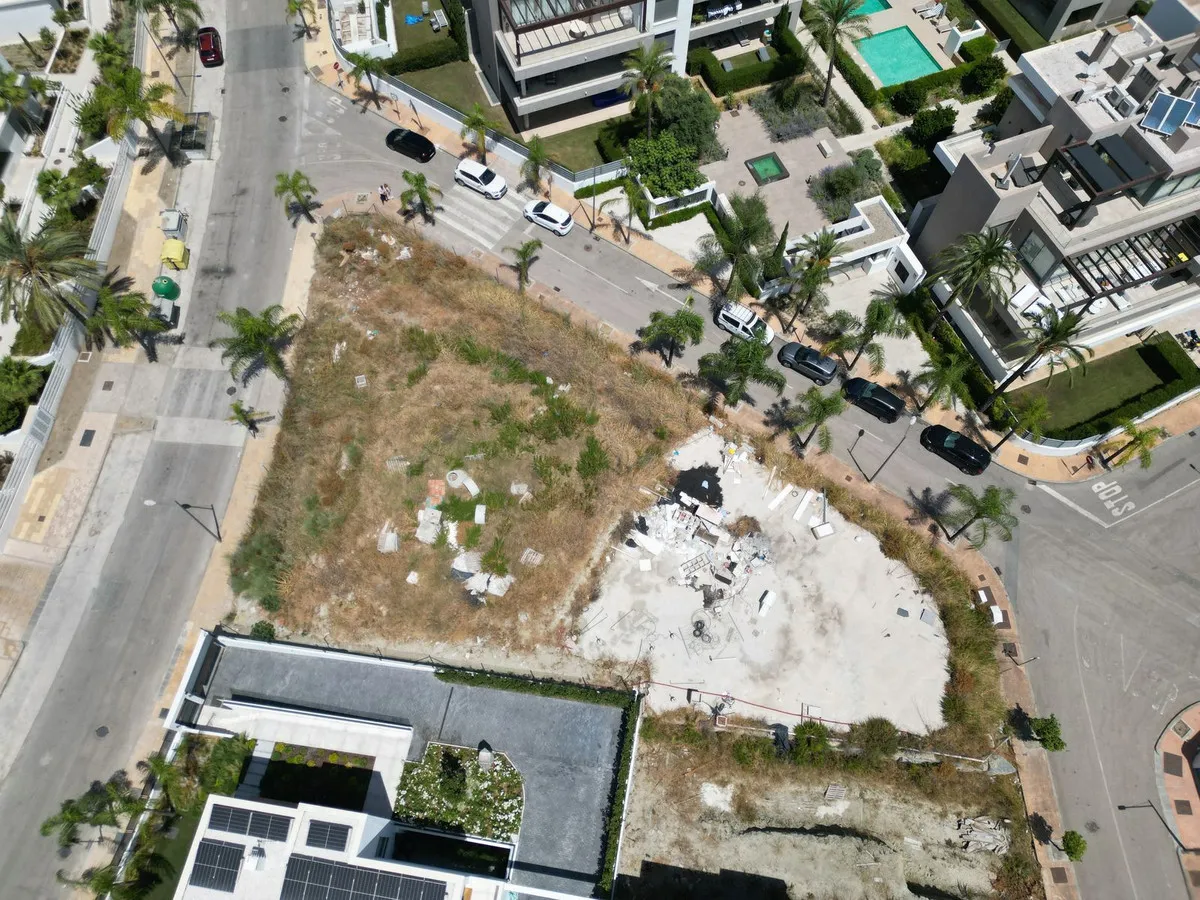 Plot for sale in Cancelada