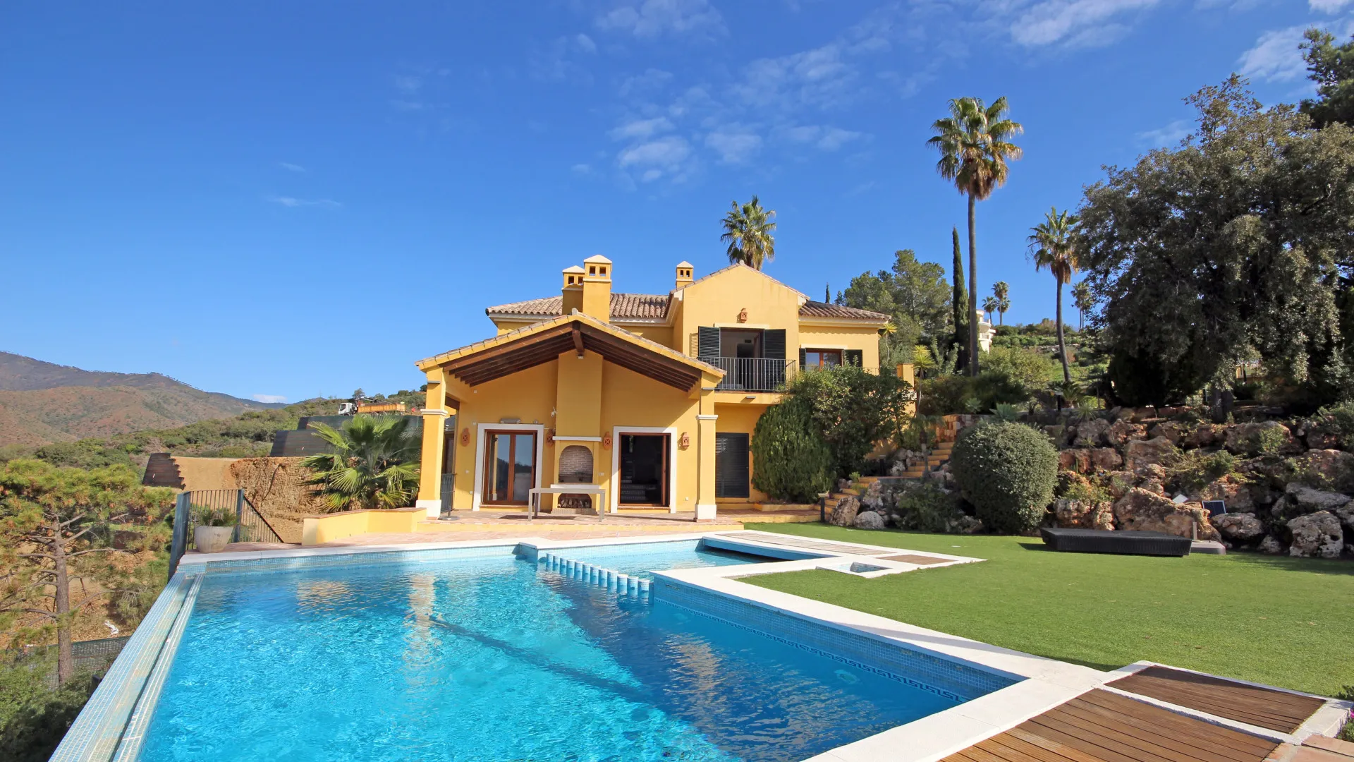 Villa a la venta en Monte Mayor de 5 dormitorios