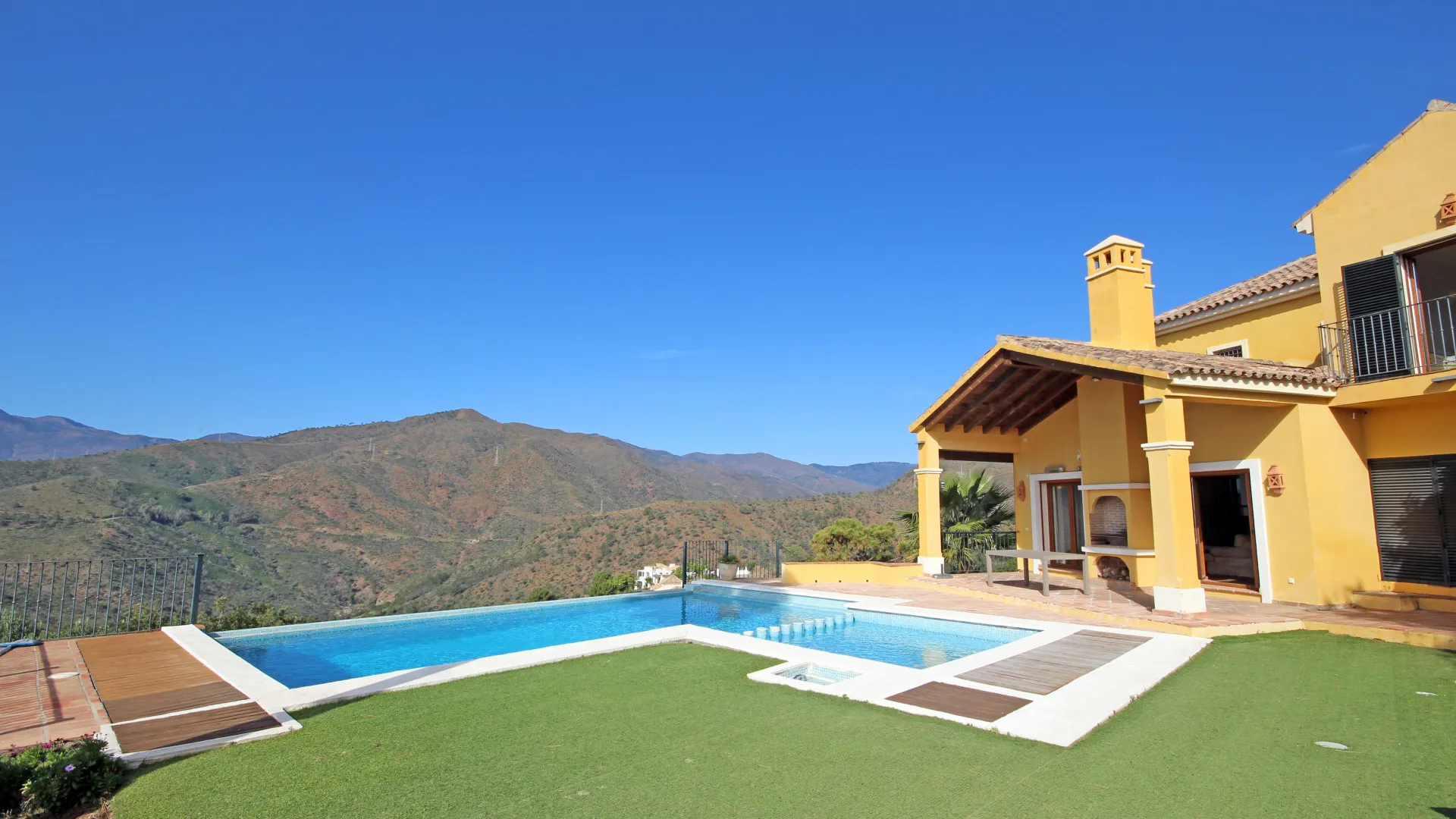 Villa a la venta en Monte Mayor de 5 dormitorios