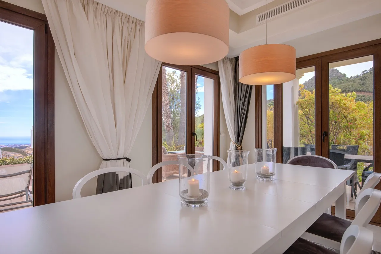 Se vende villa de 5 dormitorios en Benahavis