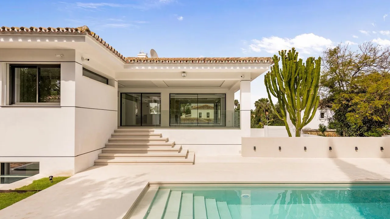For sale Guadalmina Alta villa with 6 bedrooms