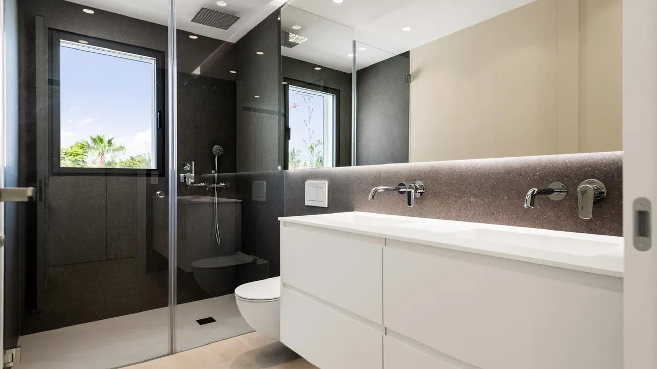 For sale Guadalmina Alta villa with 6 bedrooms