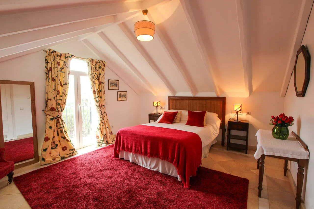 Buy Sotogrande Costa villa with 7 bedrooms