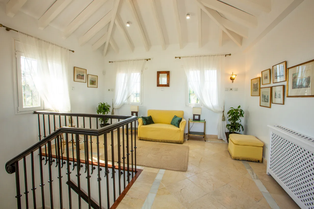 Buy Sotogrande Costa villa with 7 bedrooms