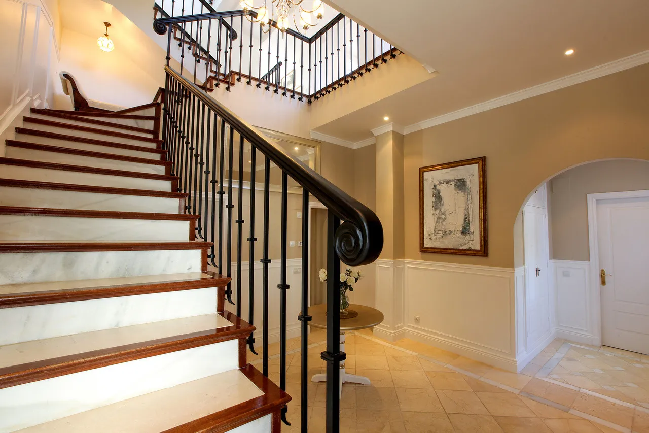 Buy Sotogrande Costa villa with 7 bedrooms