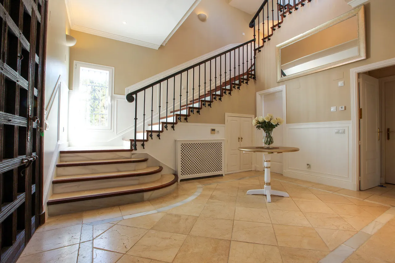 Buy Sotogrande Costa villa with 7 bedrooms