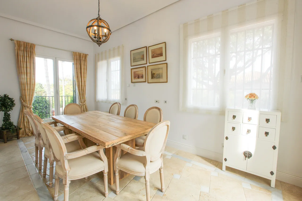 Buy Sotogrande Costa villa with 7 bedrooms