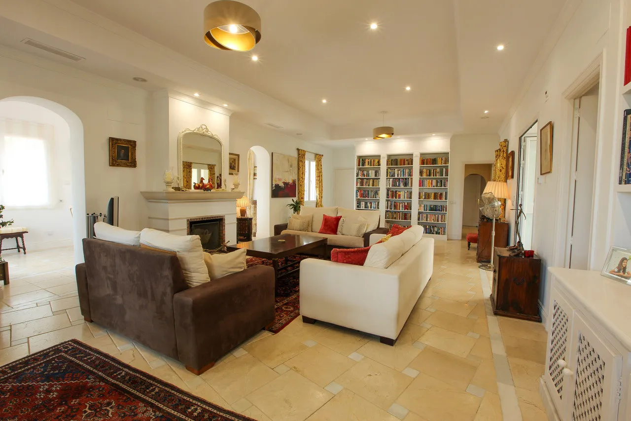 Buy Sotogrande Costa villa with 7 bedrooms