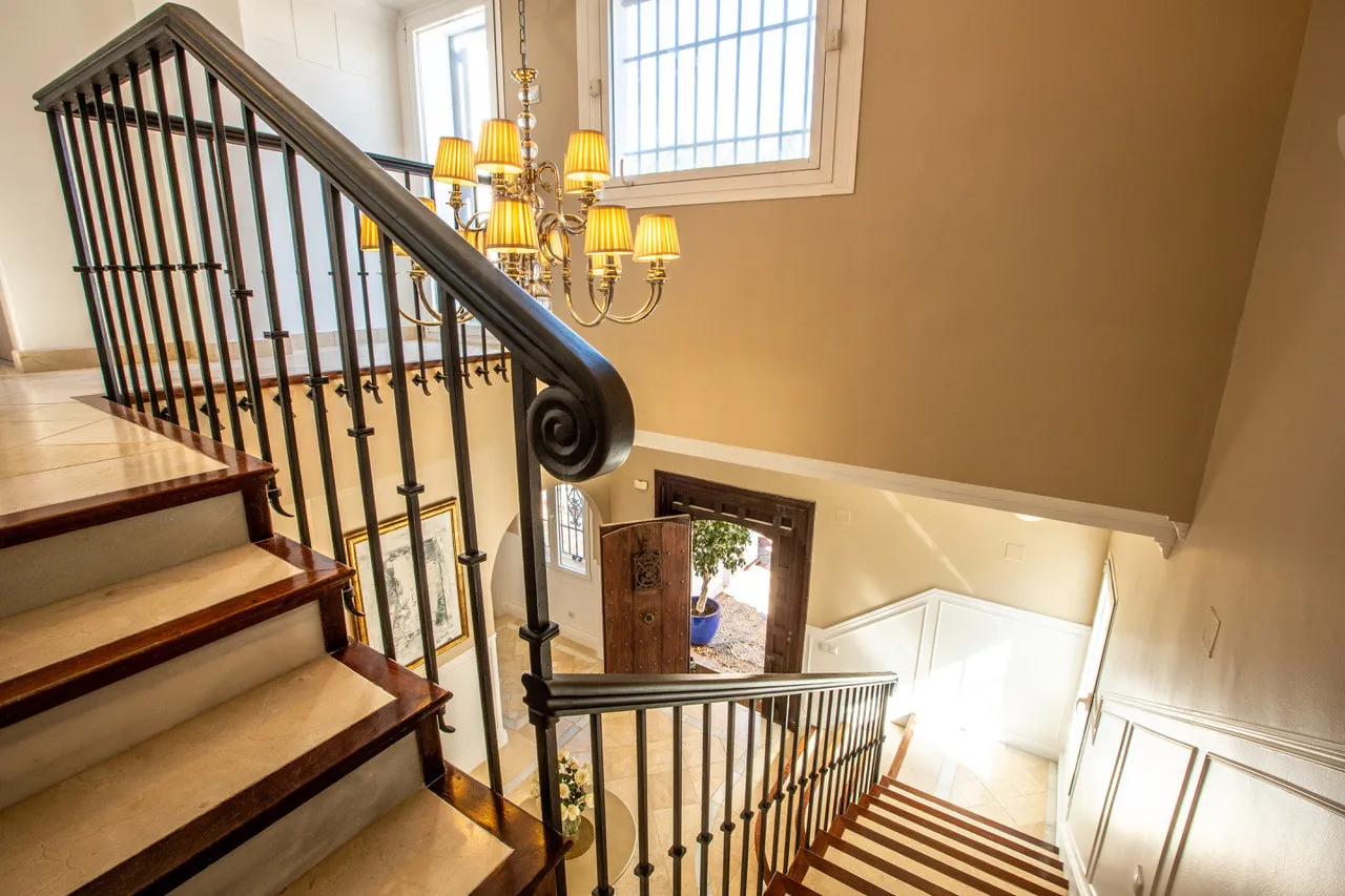 Buy Sotogrande Costa villa with 7 bedrooms